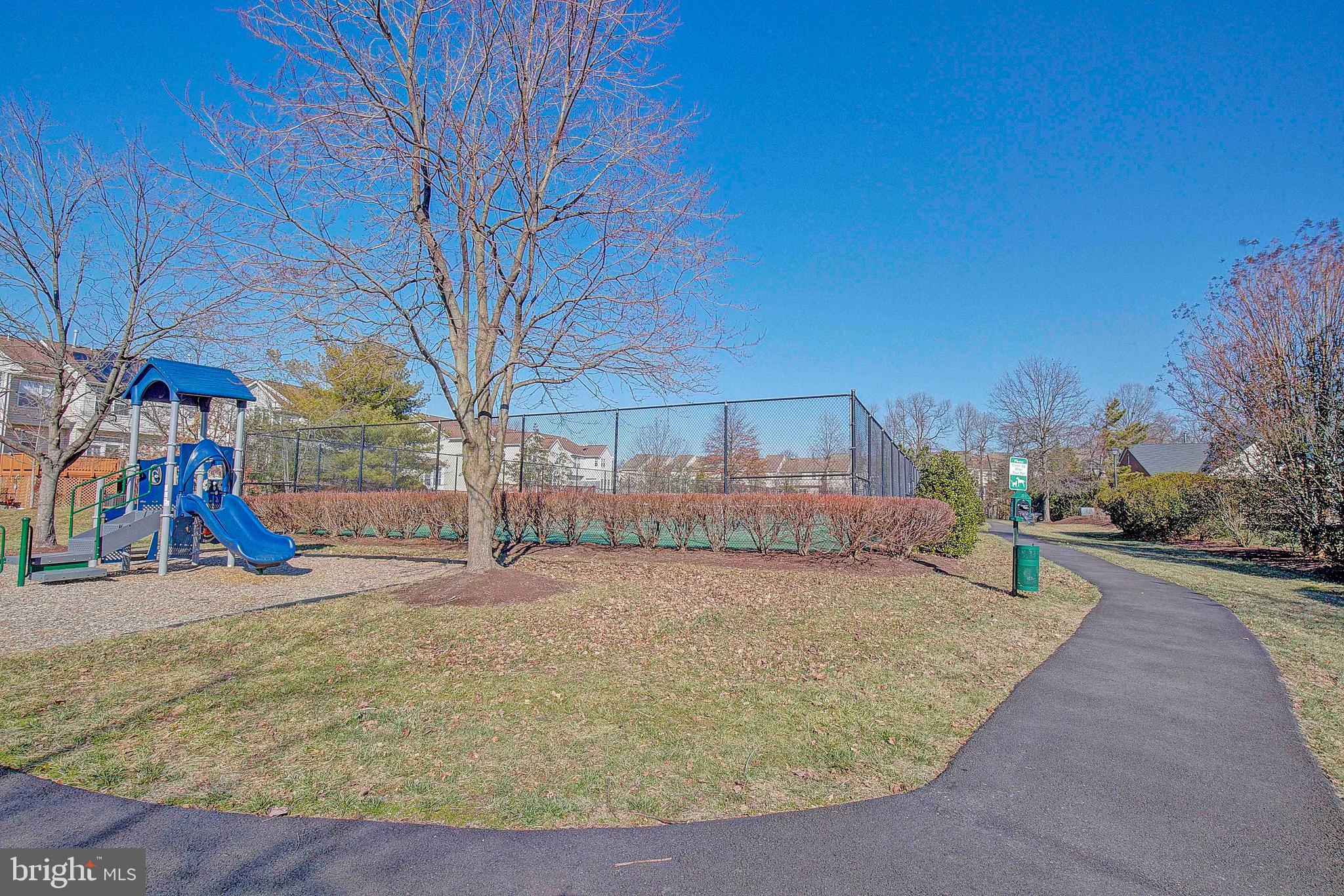 381 COLONY POINT PLACE