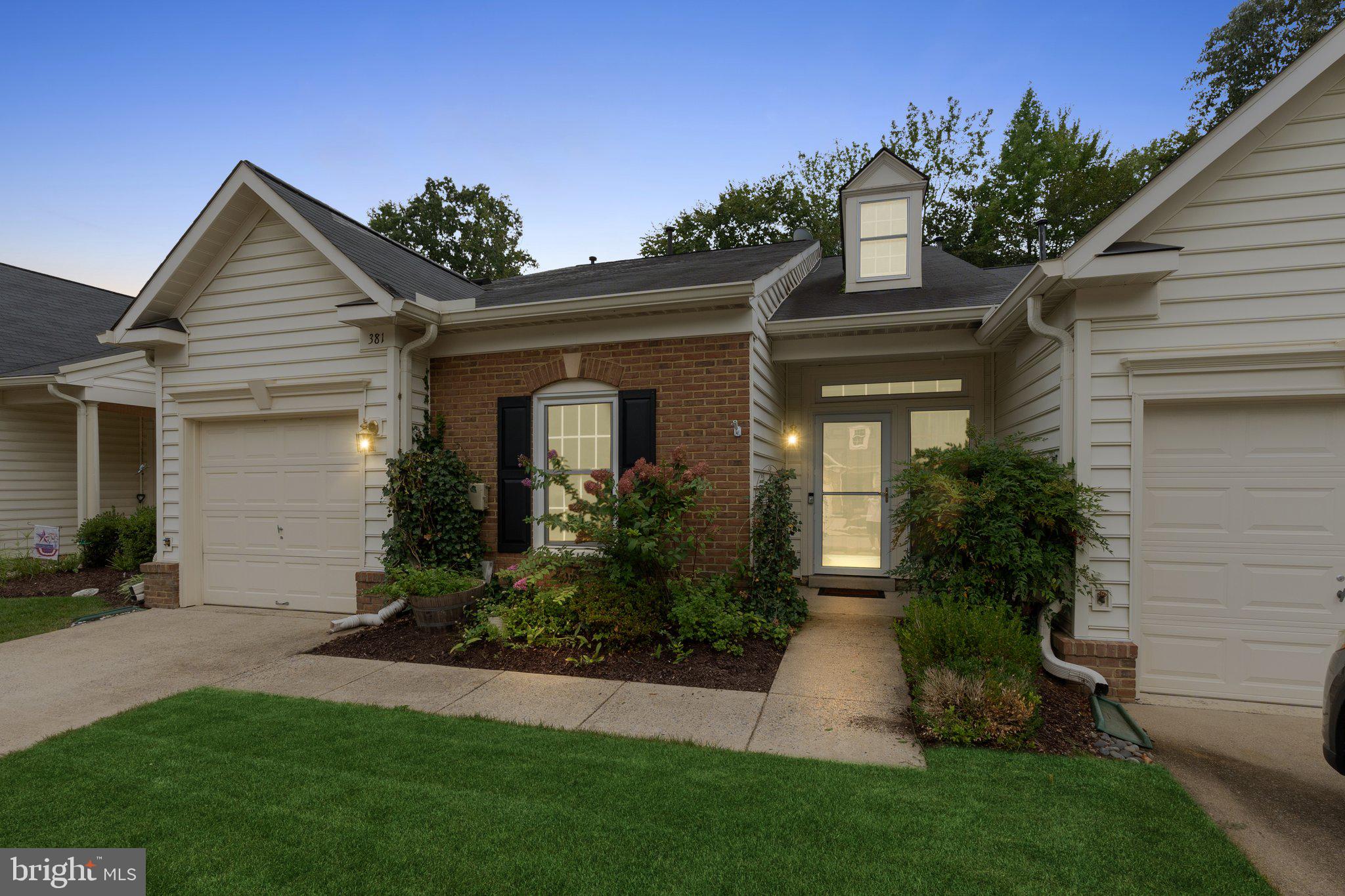 381 COLONY POINT PLACE