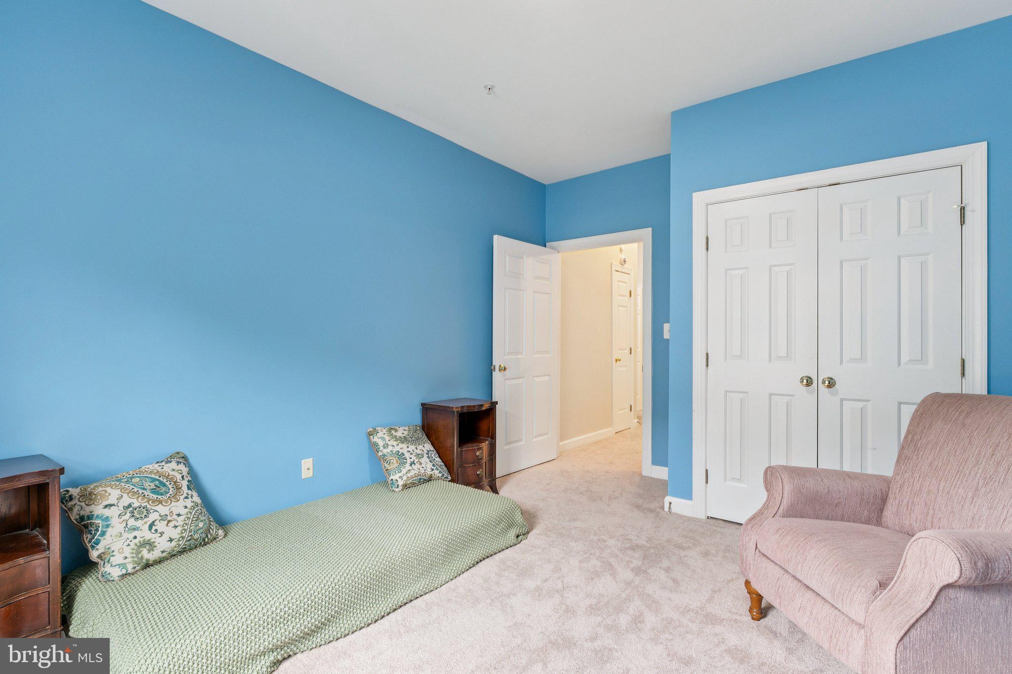 381 COLONY POINT PLACE