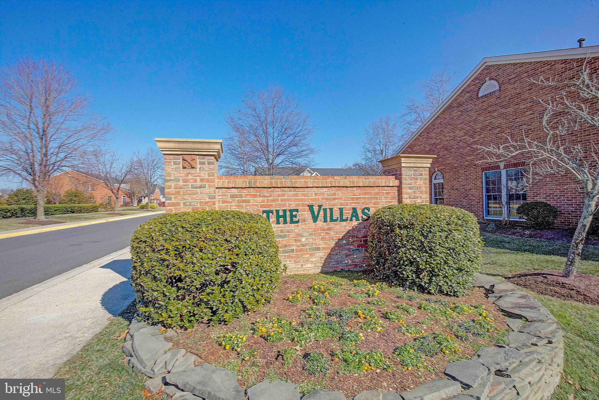 381 COLONY POINT PLACE