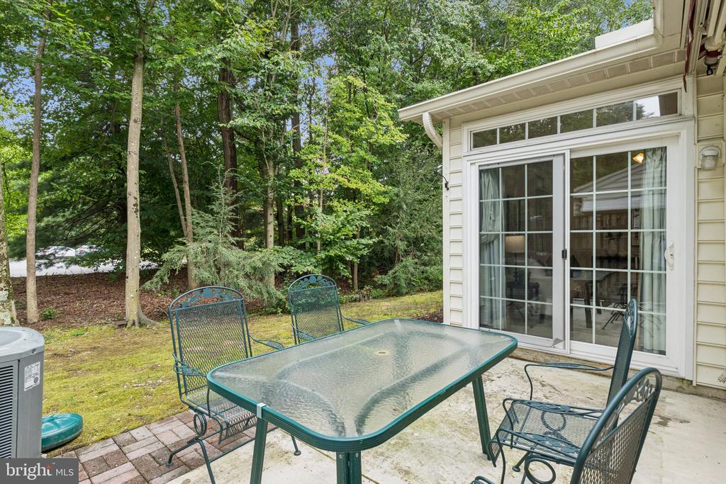 381 COLONY POINT PLACE