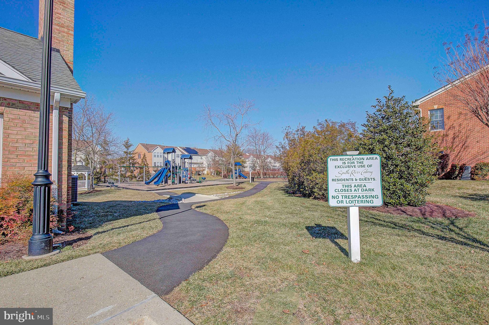 381 COLONY POINT PLACE