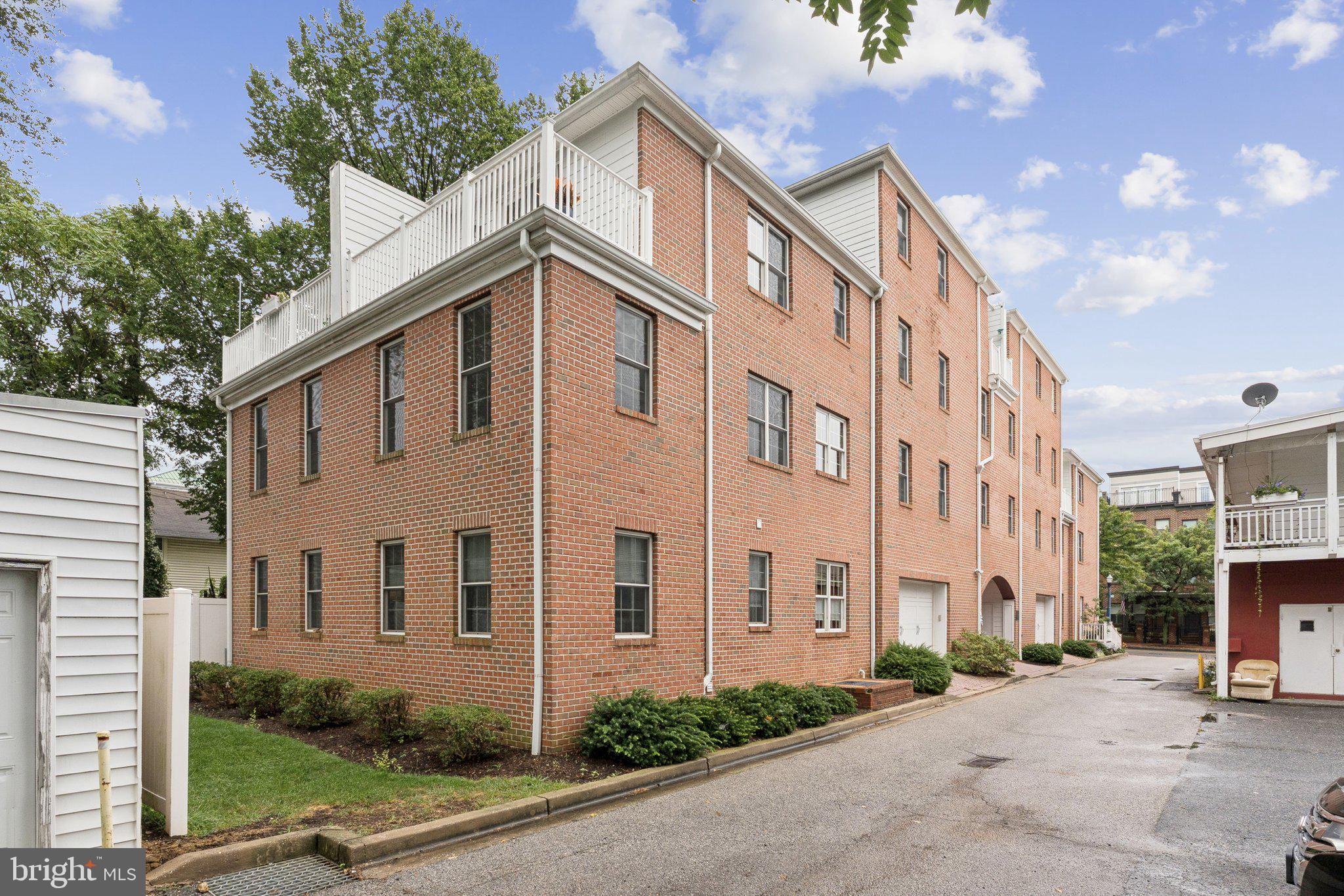 222 WEST STREET E