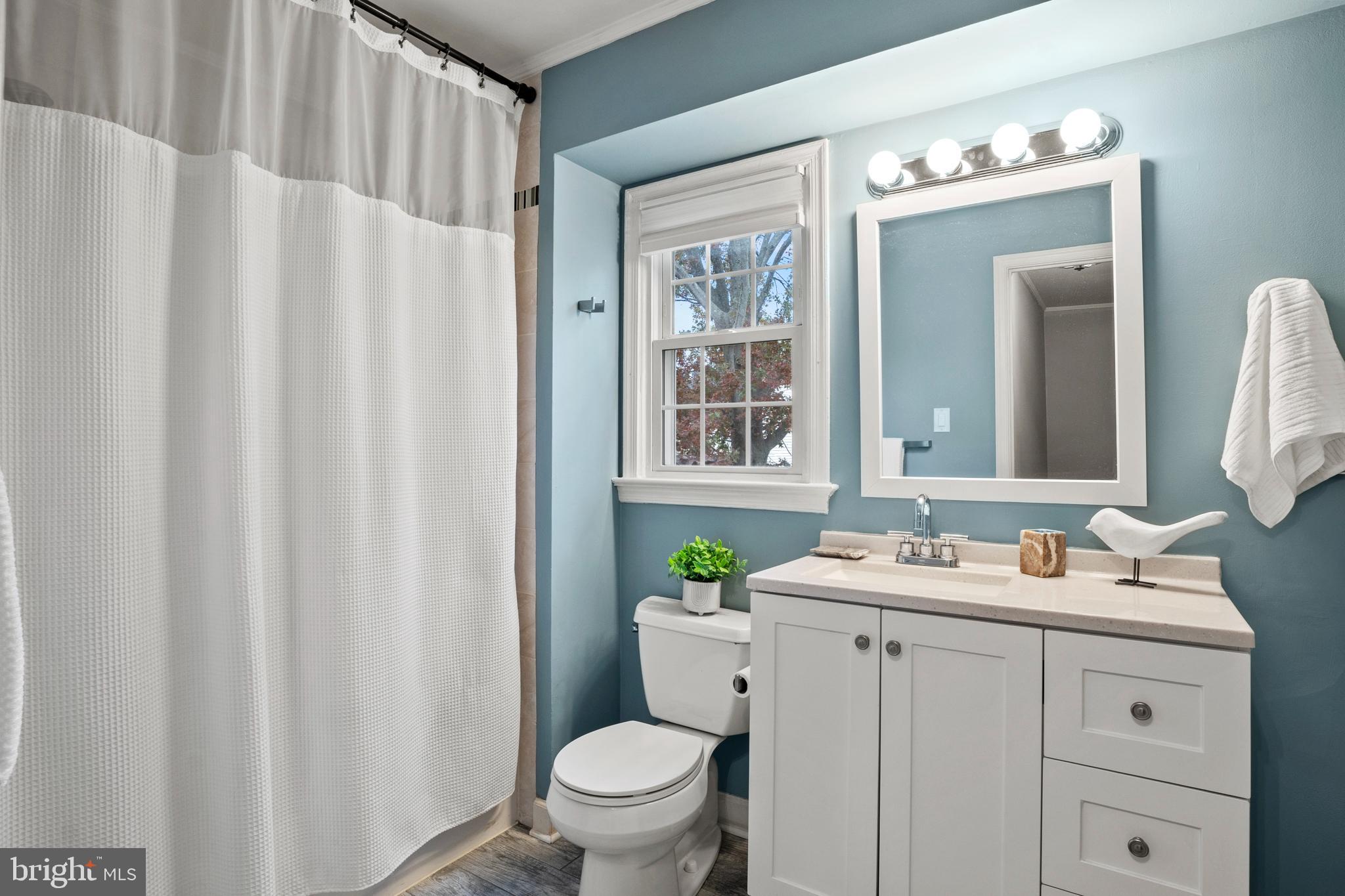 1011 HYDE PARK DRIVE