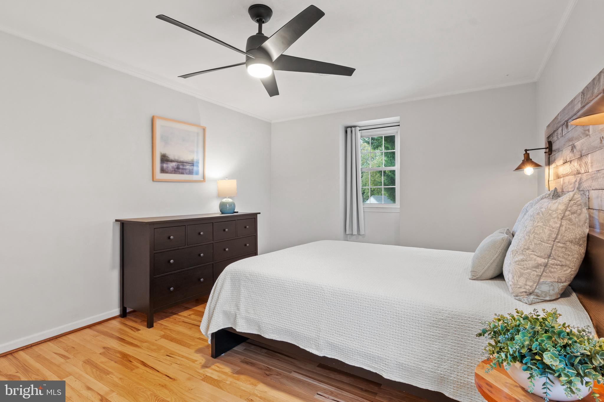 1011 HYDE PARK DRIVE