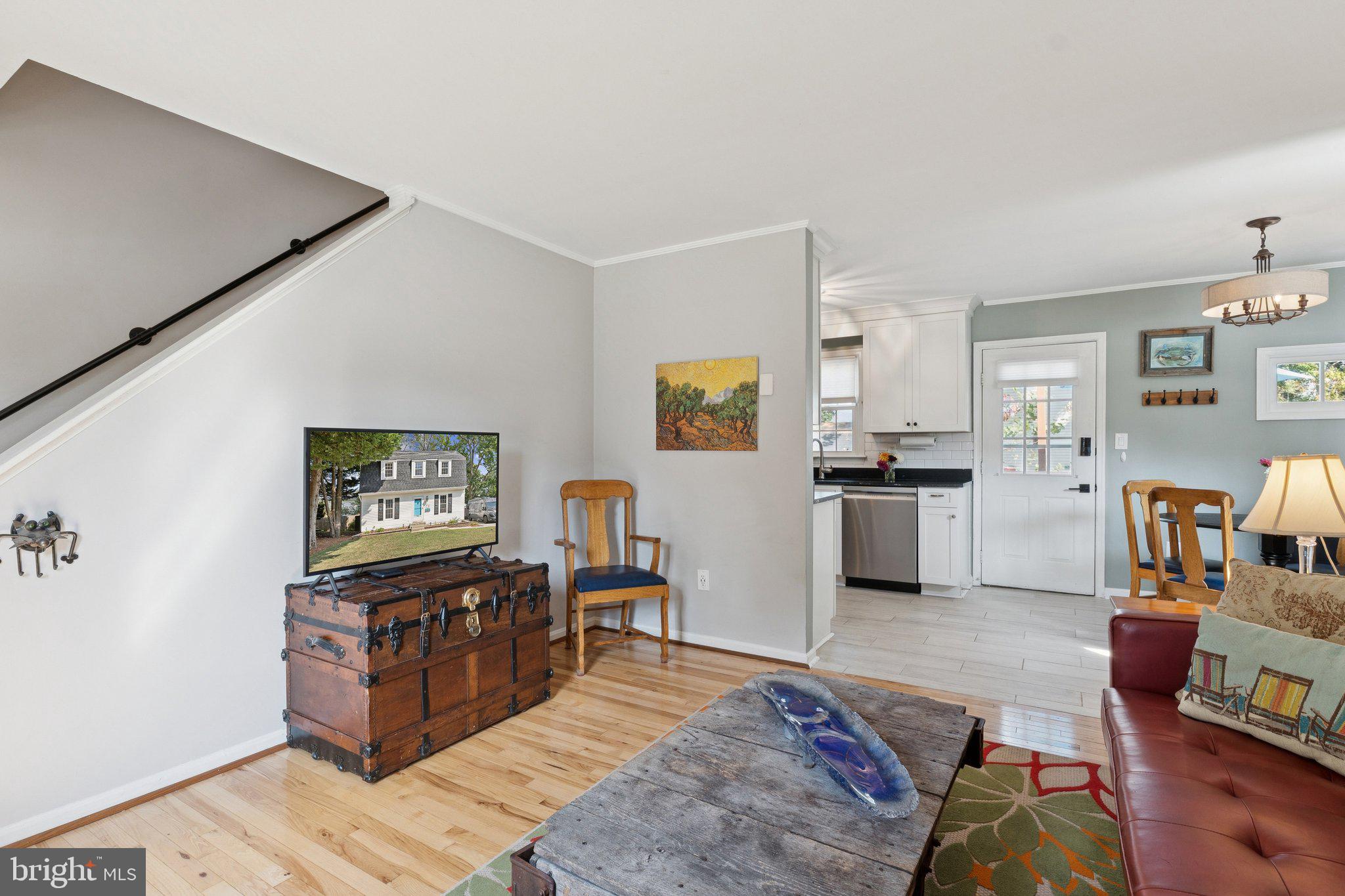 1011 HYDE PARK DRIVE