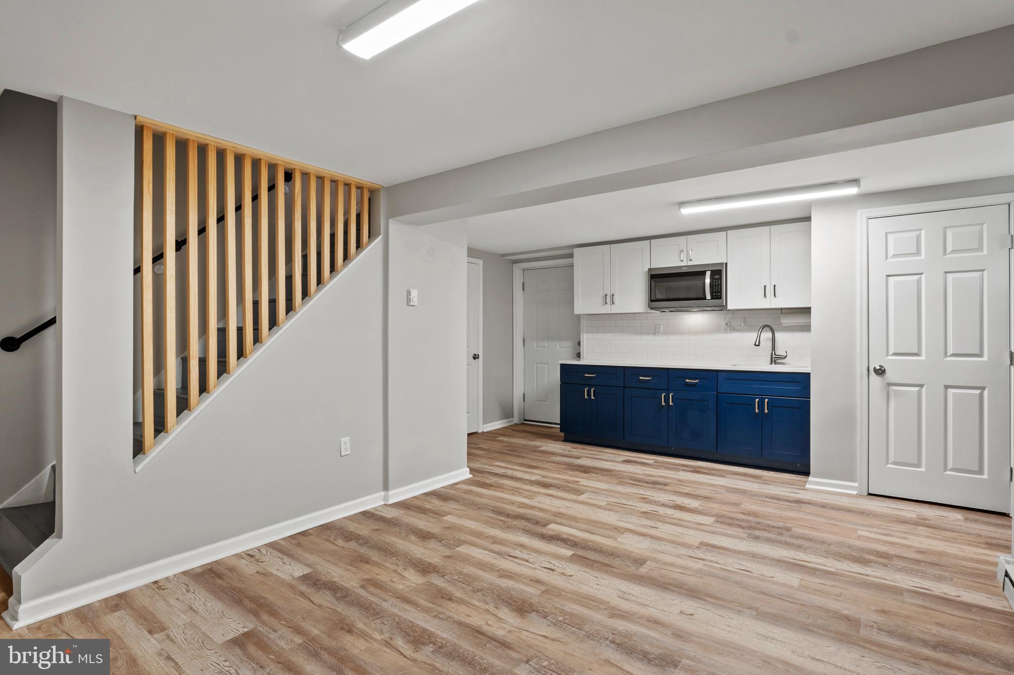 1011 HYDE PARK DRIVE