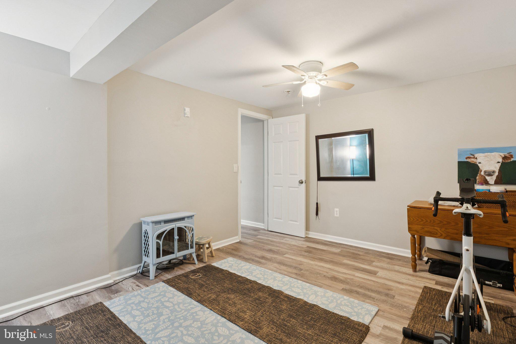 1011 HYDE PARK DRIVE