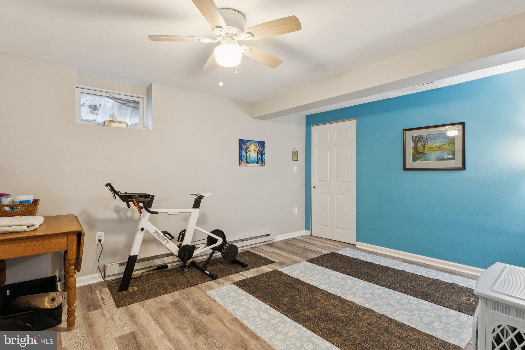 1011 HYDE PARK DRIVE