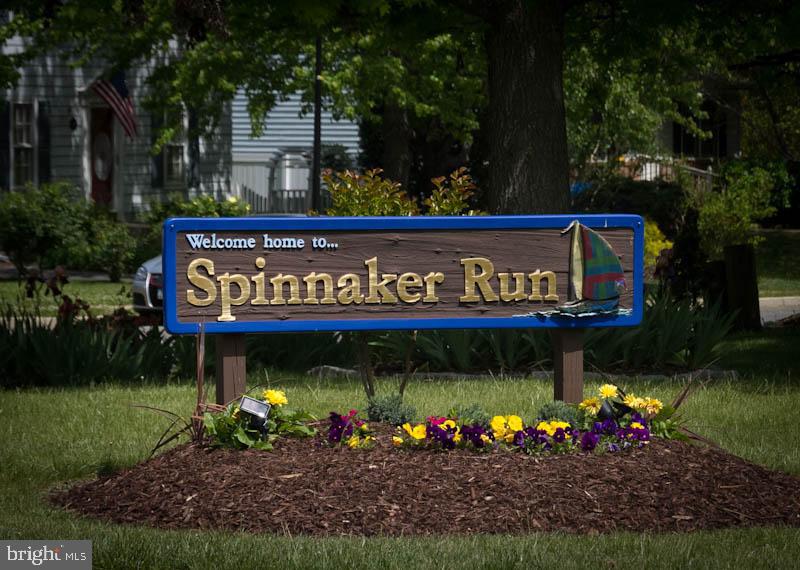 1011 HYDE PARK DRIVE