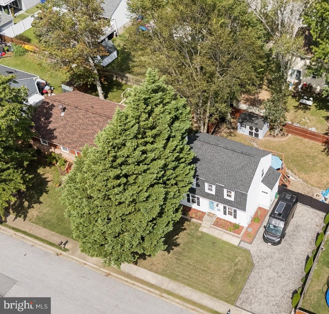 1011 HYDE PARK DRIVE