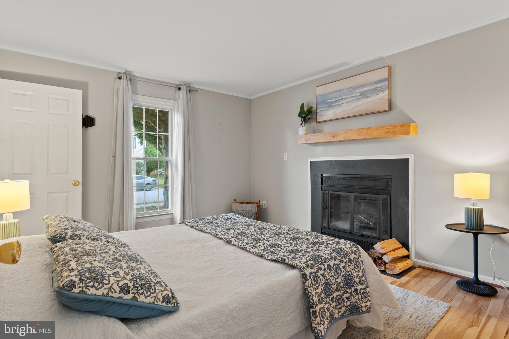 1011 HYDE PARK DRIVE