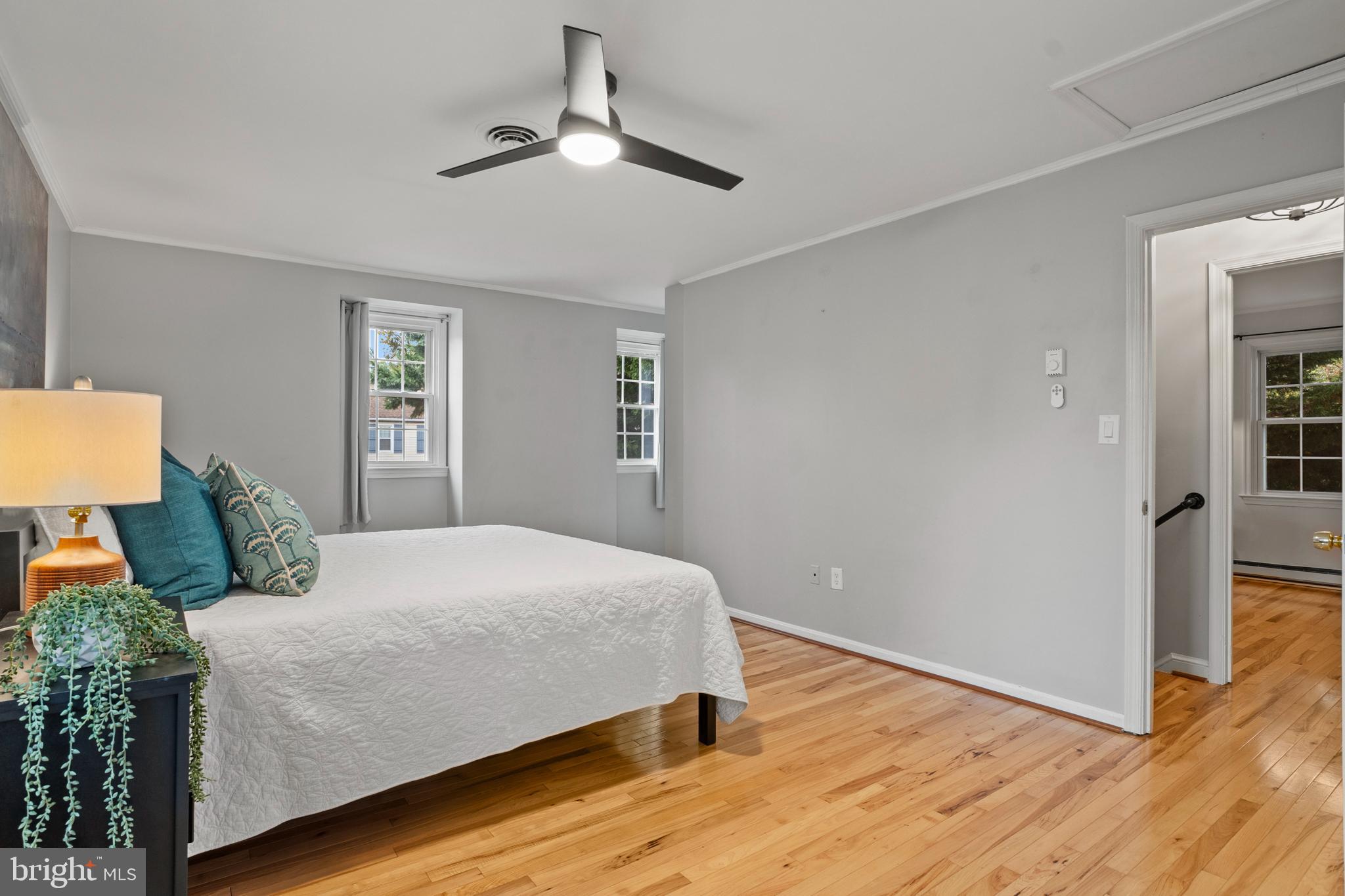 1011 HYDE PARK DRIVE