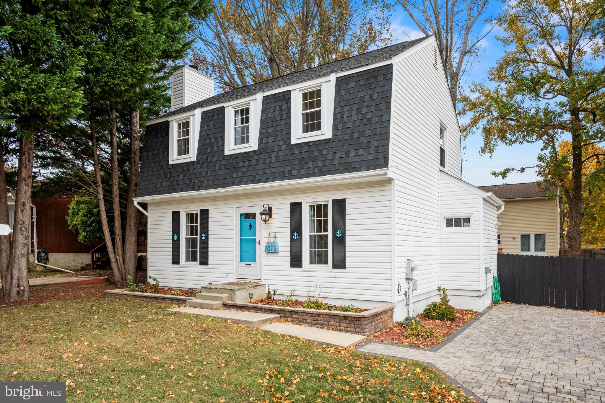 1011 HYDE PARK DRIVE