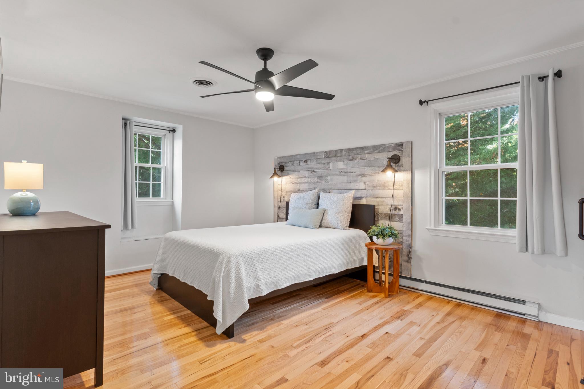 1011 HYDE PARK DRIVE