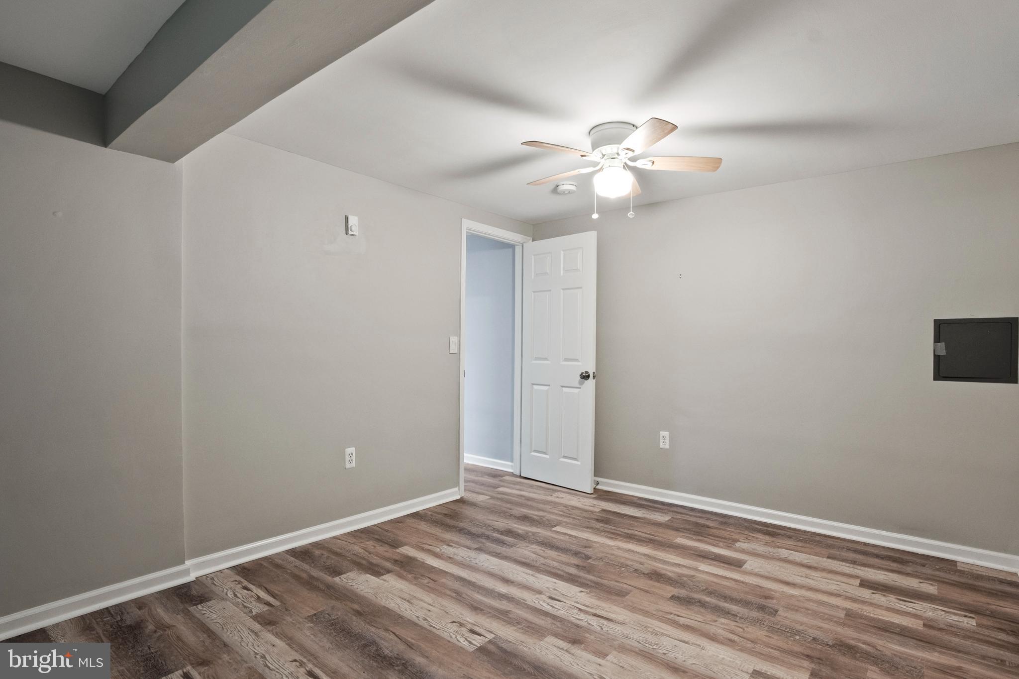 1011 HYDE PARK DRIVE