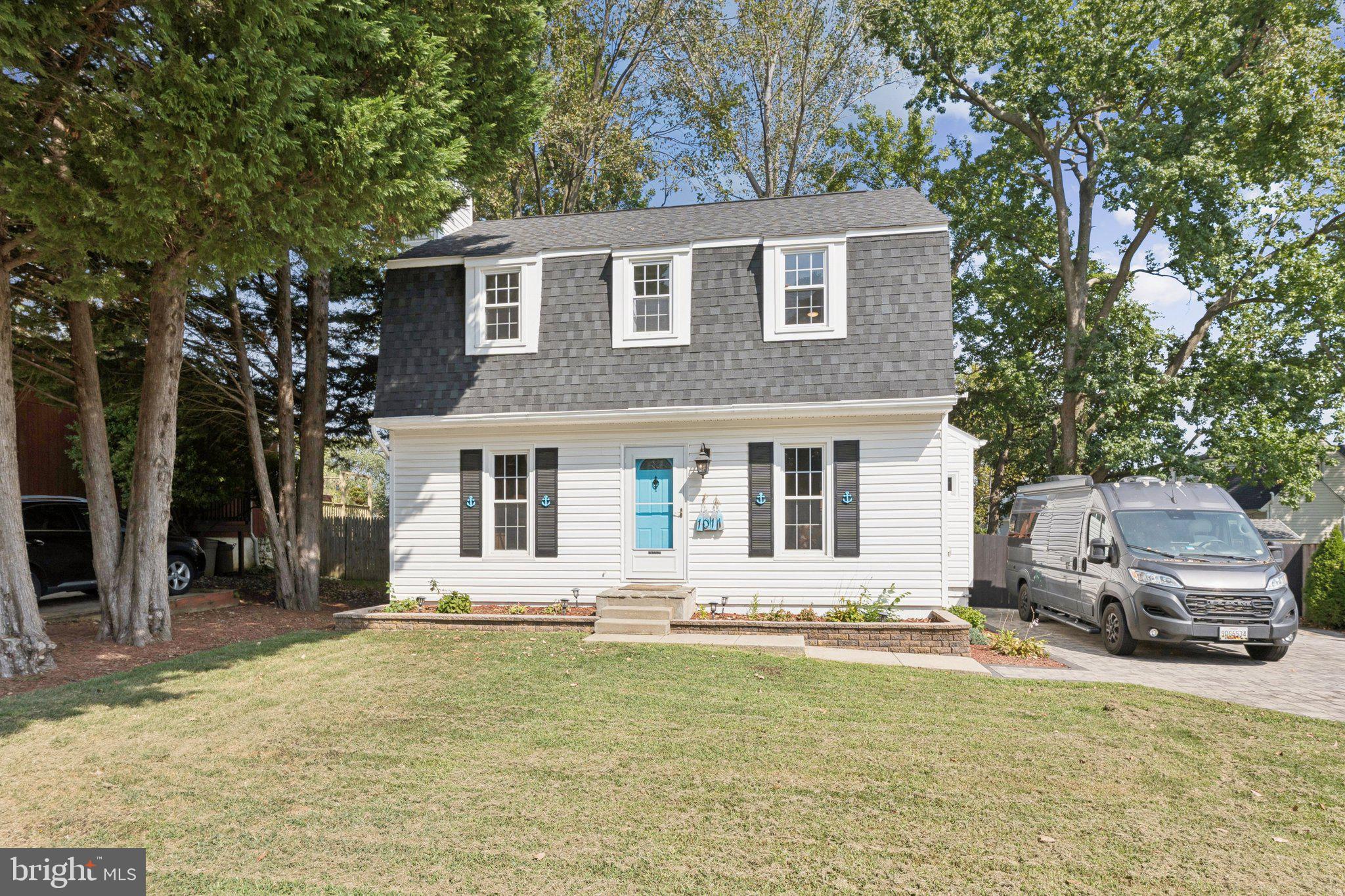 1011 HYDE PARK DRIVE