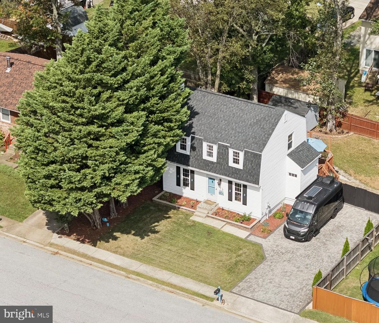 1011 HYDE PARK DRIVE