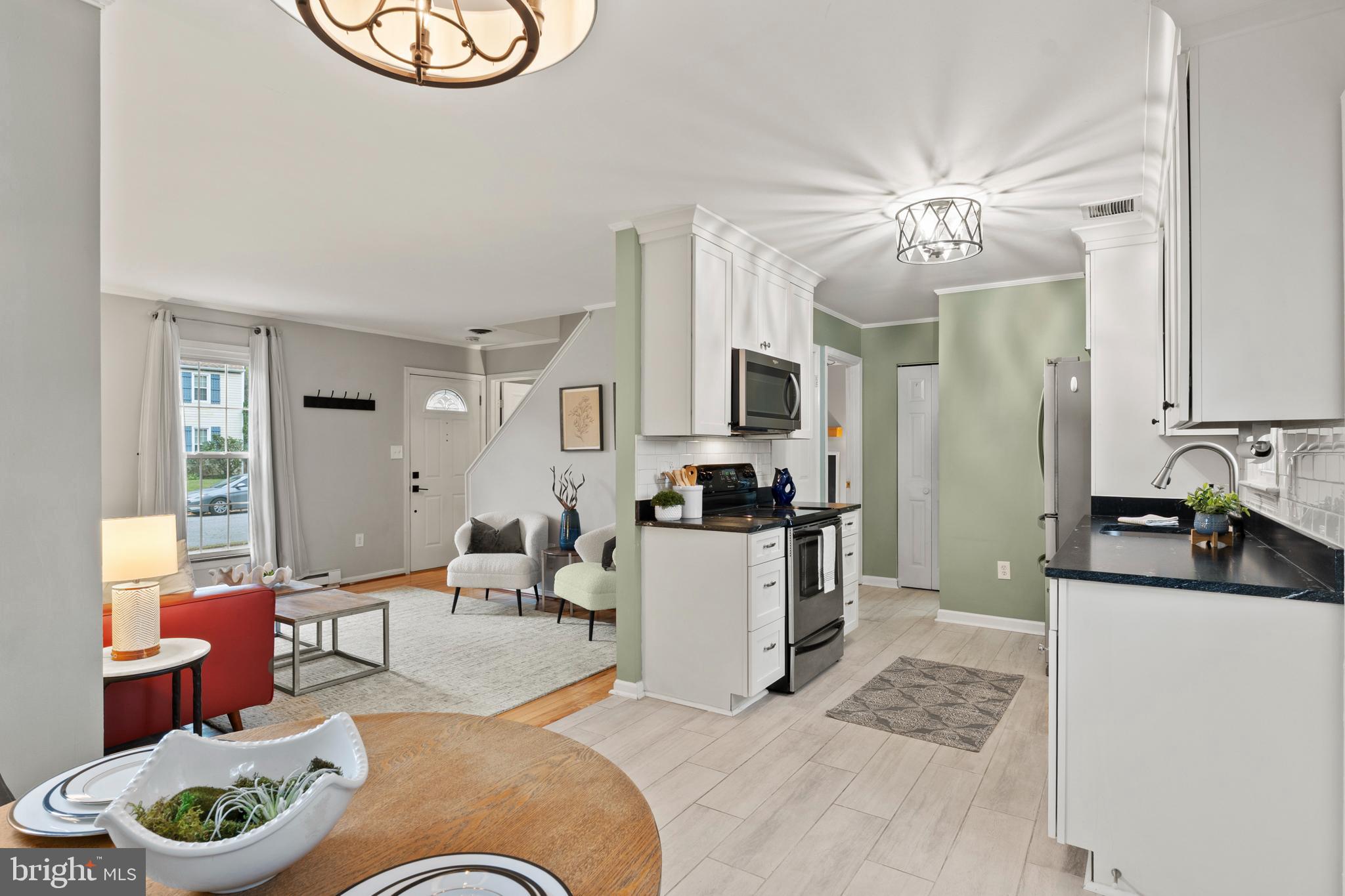 1011 HYDE PARK DRIVE