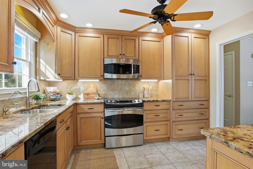 1107 CRESTVIEW DRIVE