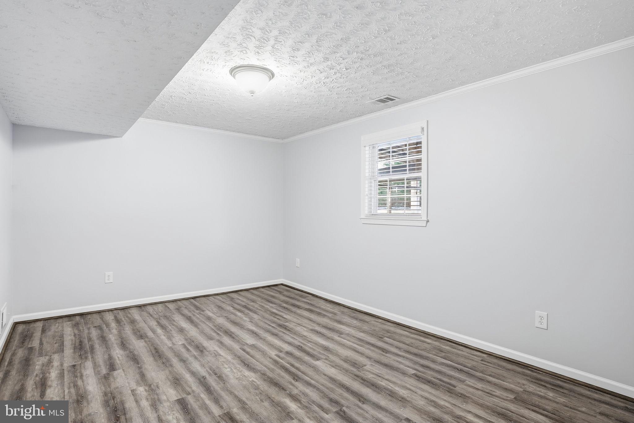 1107 CRESTVIEW DRIVE