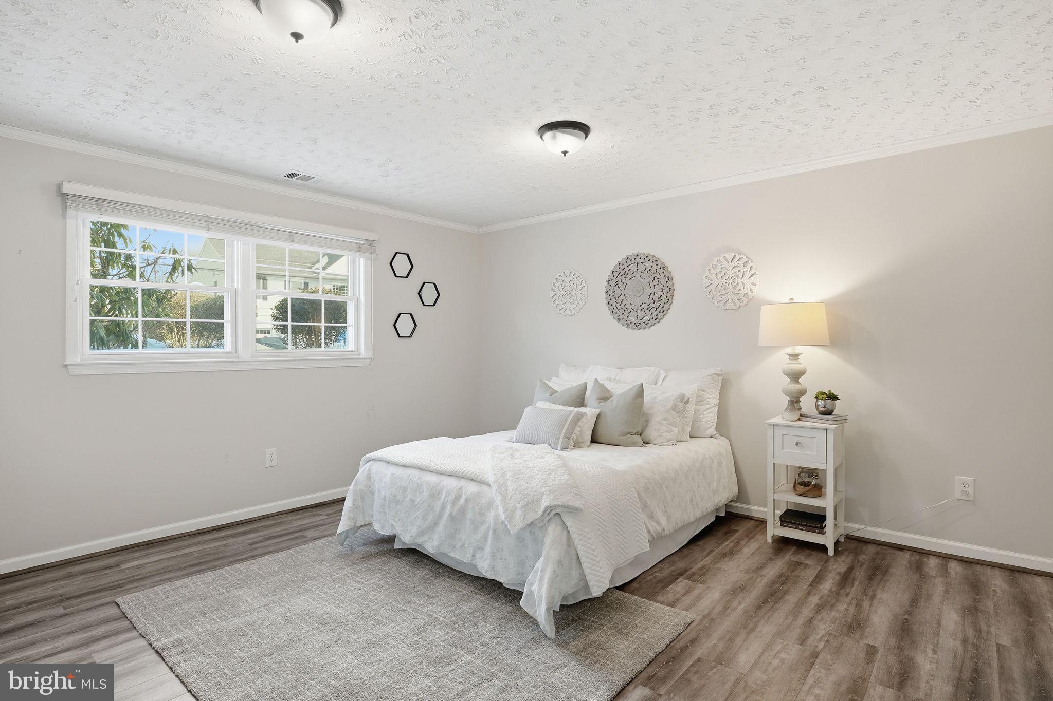 1107 CRESTVIEW DRIVE