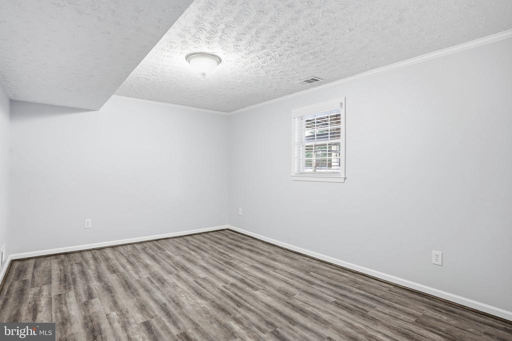 1107 CRESTVIEW DRIVE