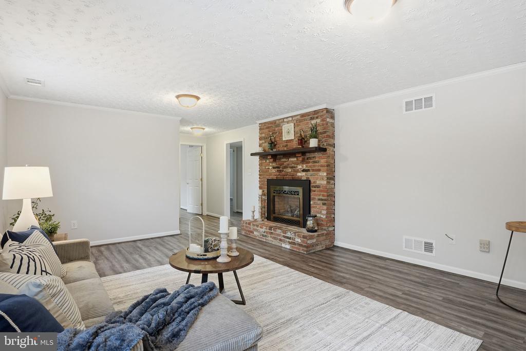 1107 CRESTVIEW DRIVE