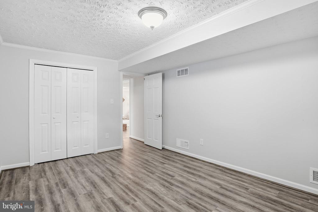 1107 CRESTVIEW DRIVE