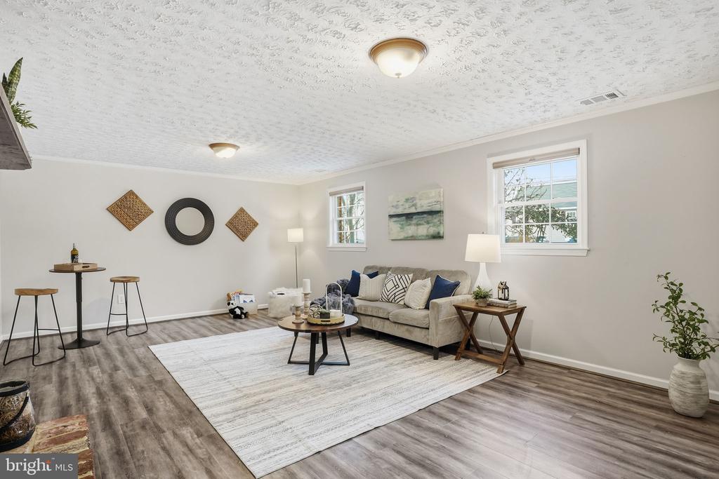 1107 CRESTVIEW DRIVE