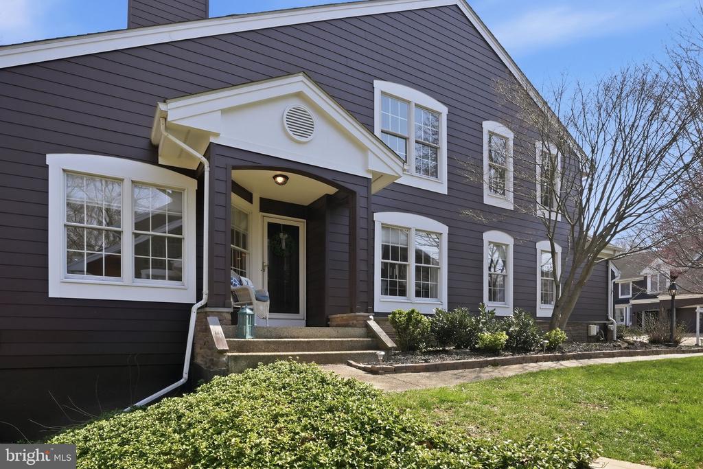2738 GINGERVIEW LANE