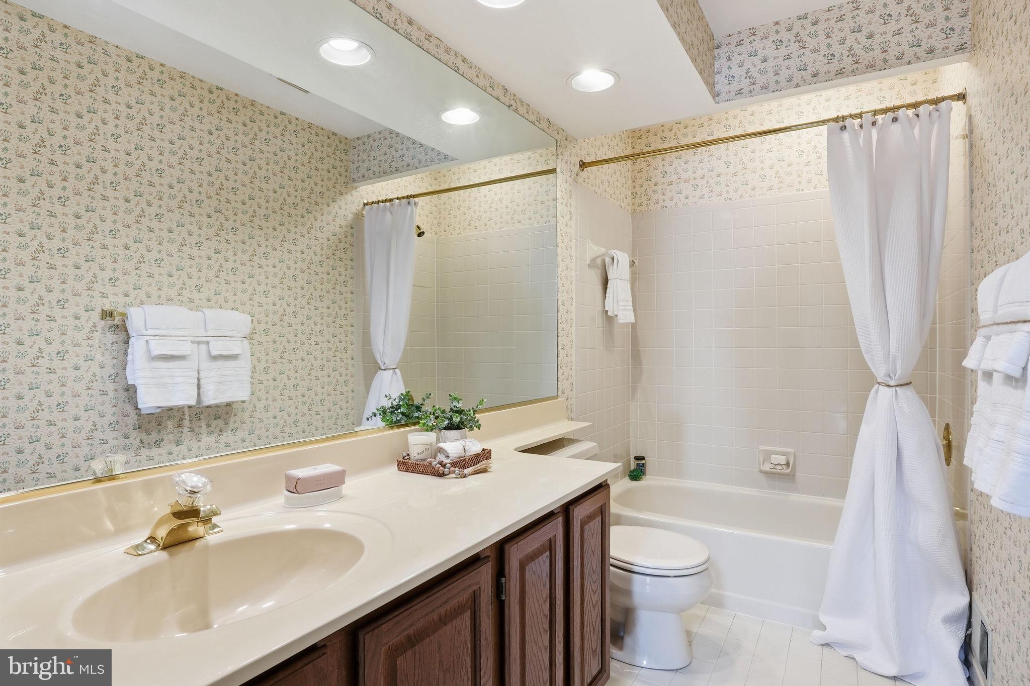 2738 GINGERVIEW LANE