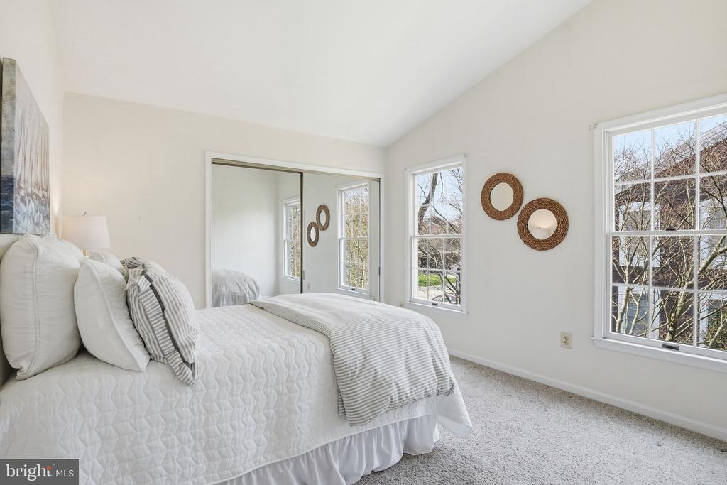 2738 GINGERVIEW LANE