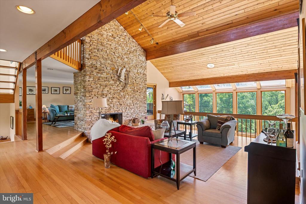 1588 EATON WAY