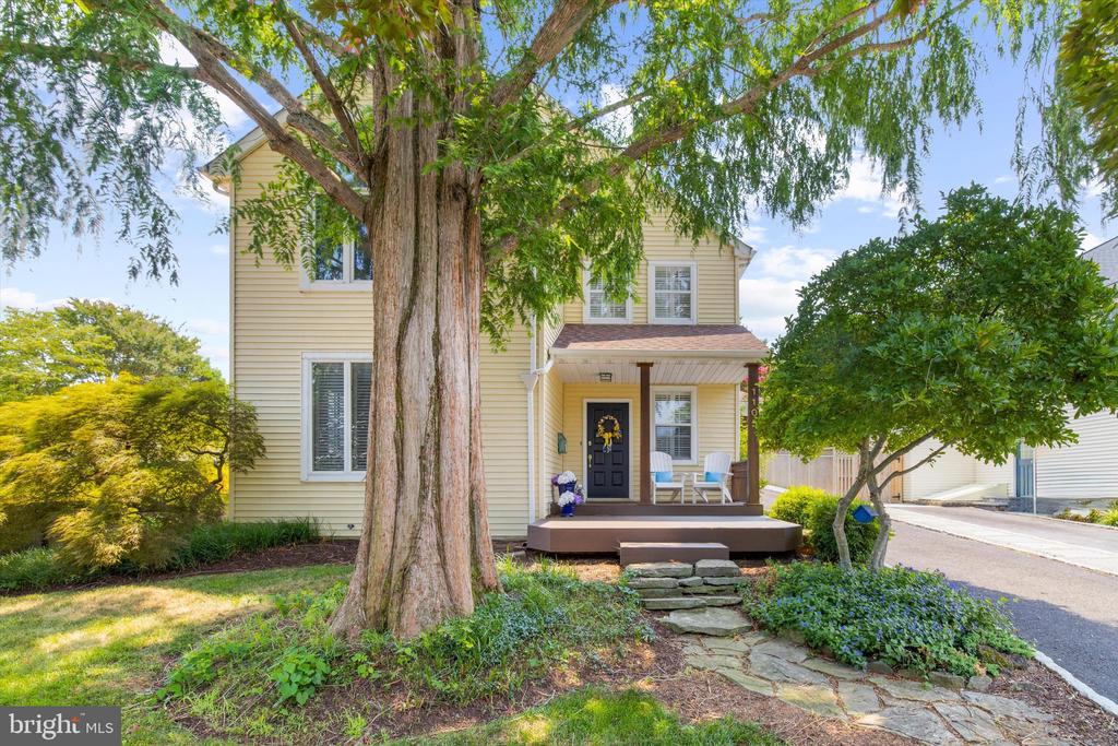 1105 BOUCHER AVENUE