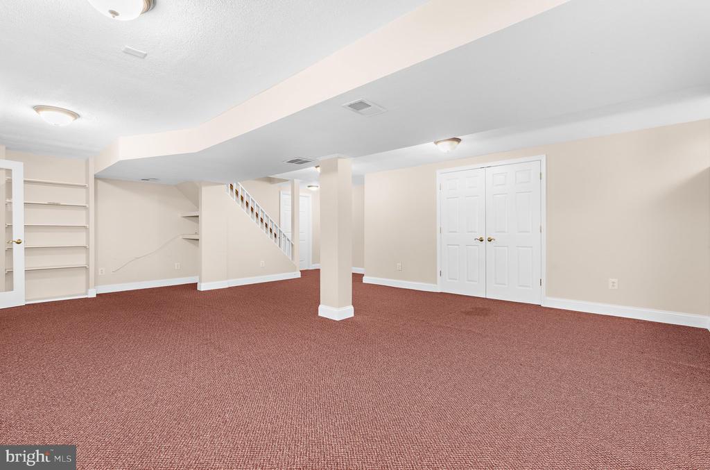 668 WHITE SWAN DRIVE