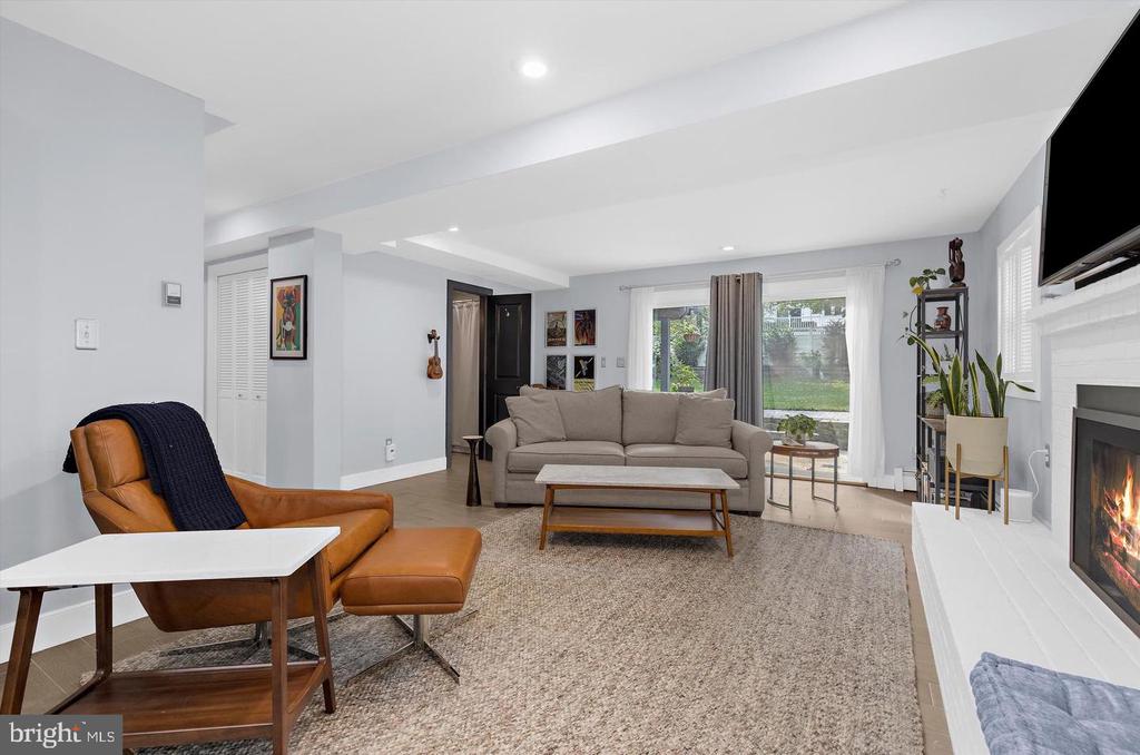 228 DEWEY DRIVE