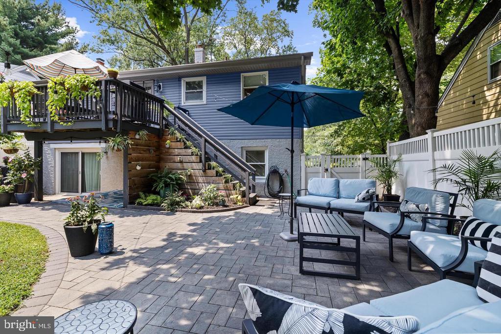 228 DEWEY DRIVE