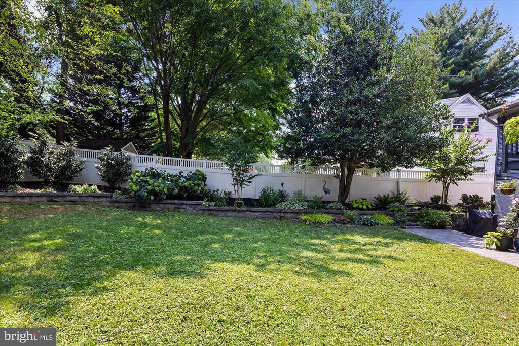 228 DEWEY DRIVE