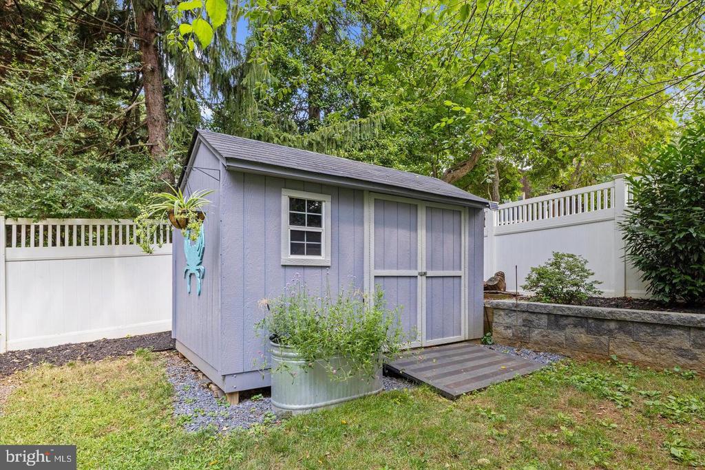 228 DEWEY DRIVE