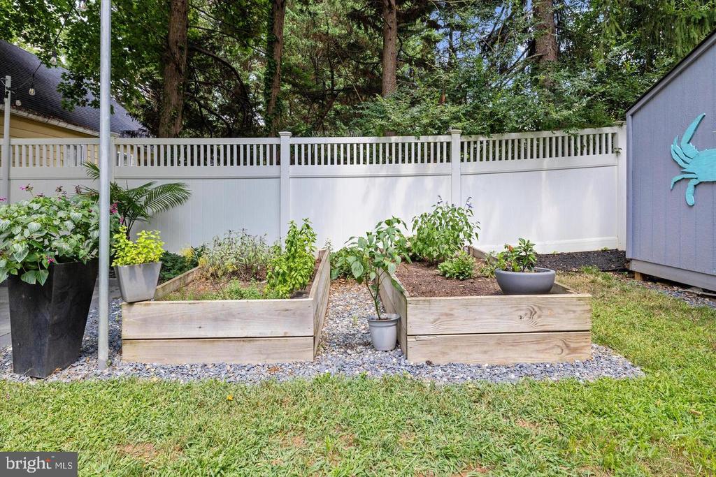 228 DEWEY DRIVE