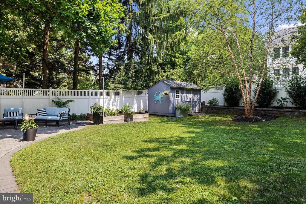 228 DEWEY DRIVE