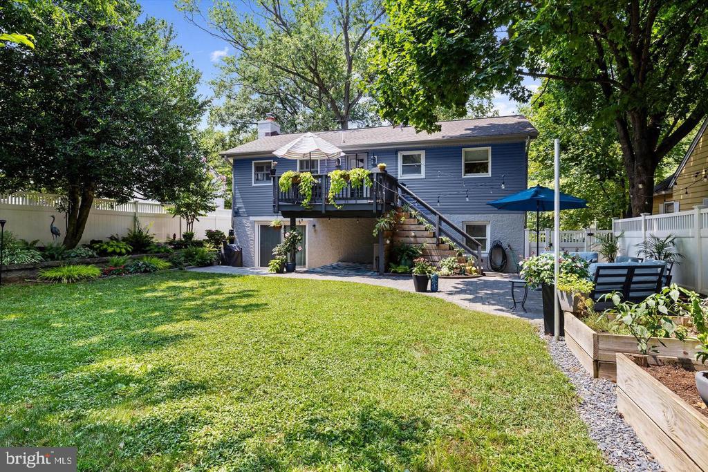228 DEWEY DRIVE