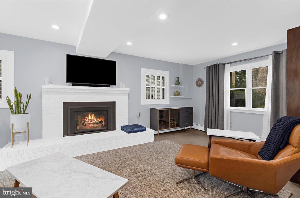 228 DEWEY DRIVE