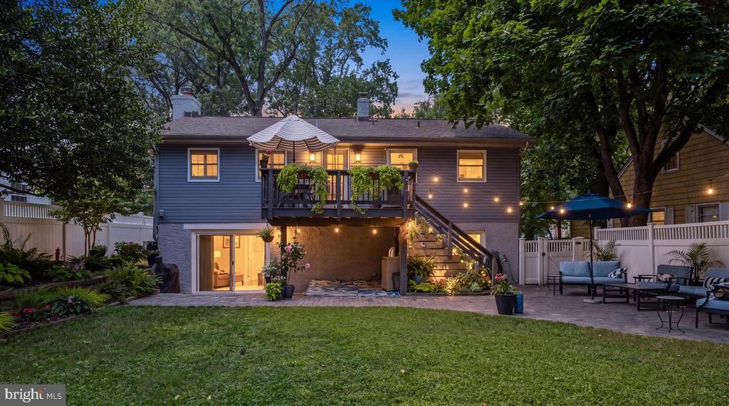 228 DEWEY DRIVE