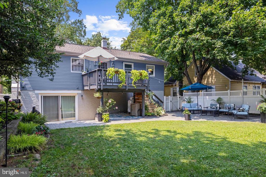 228 DEWEY DRIVE