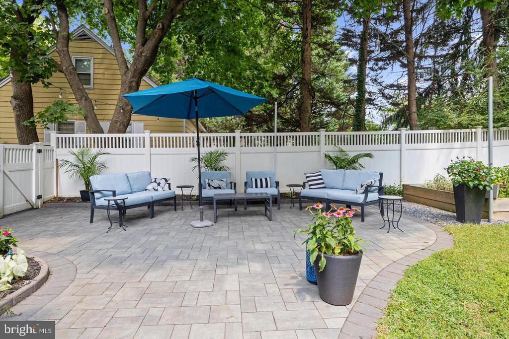 228 DEWEY DRIVE