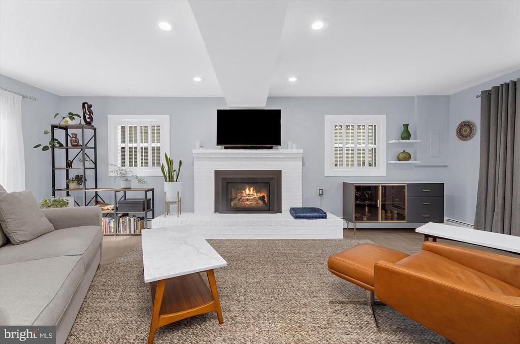 228 DEWEY DRIVE
