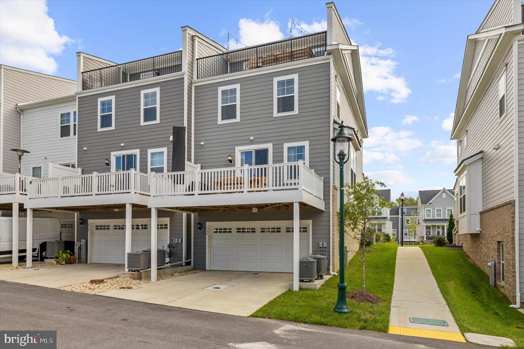 208 ANASTA TERRACE