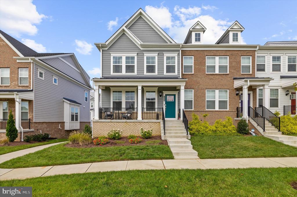 208 ANASTA TERRACE